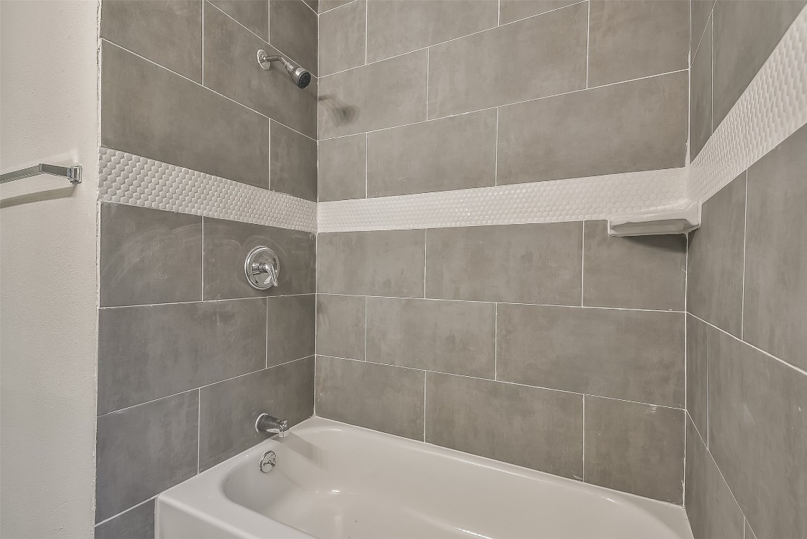 500 Farrer Street Angleton, TX 77515 - Photo 32 of 40