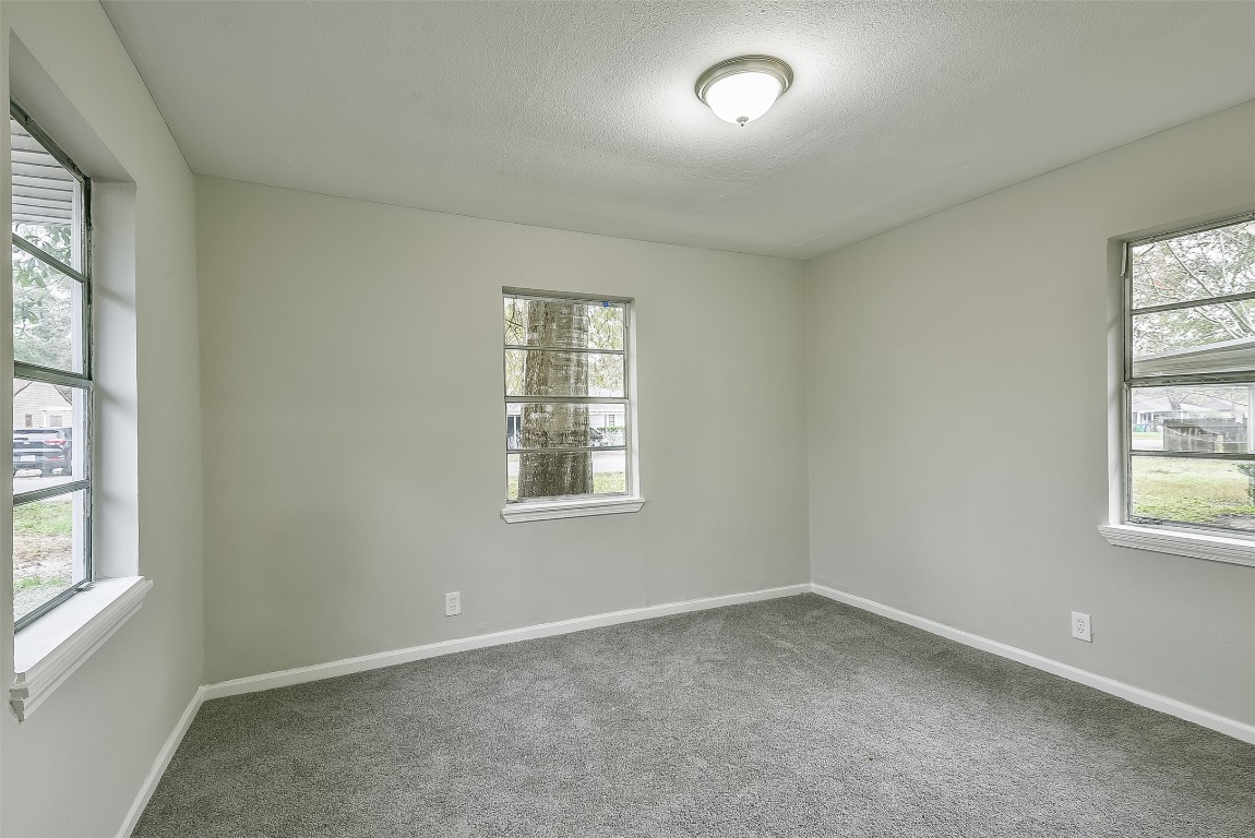 500 Farrer Street Angleton, TX 77515 - Photo 33 of 40