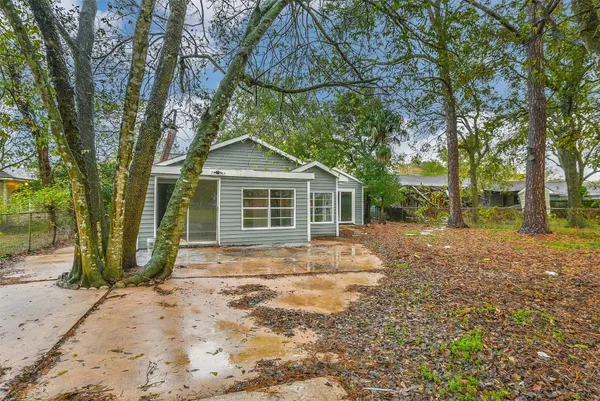 $1,775 | 500 Farrer Street, Angleton, TX 77515