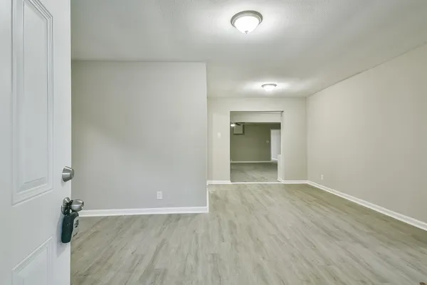 $1,775 | 500 Farrer Street, Angleton, TX 77515