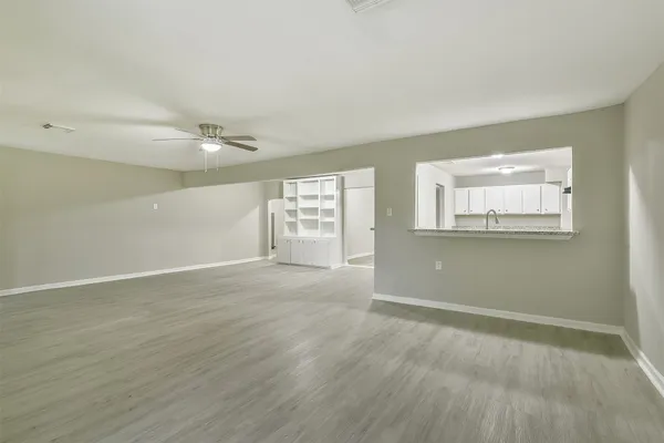 $1,775 | 500 Farrer Street, Angleton, TX 77515