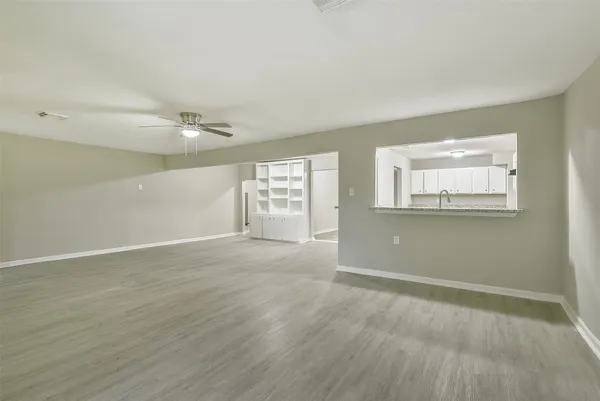 $1,775 | 500 Farrer Street, Angleton, TX 77515