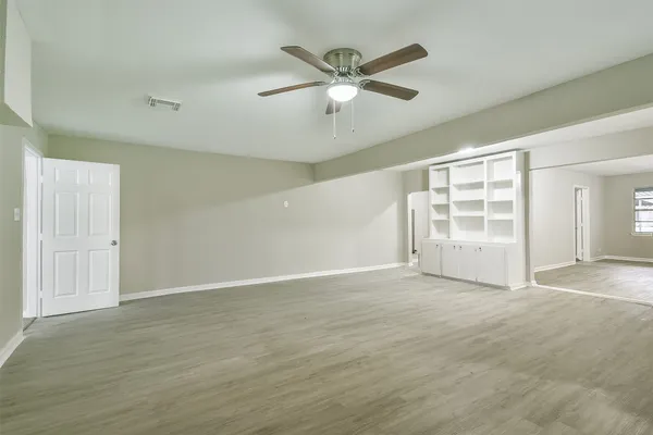 $1,775 | 500 Farrer Street, Angleton, TX 77515