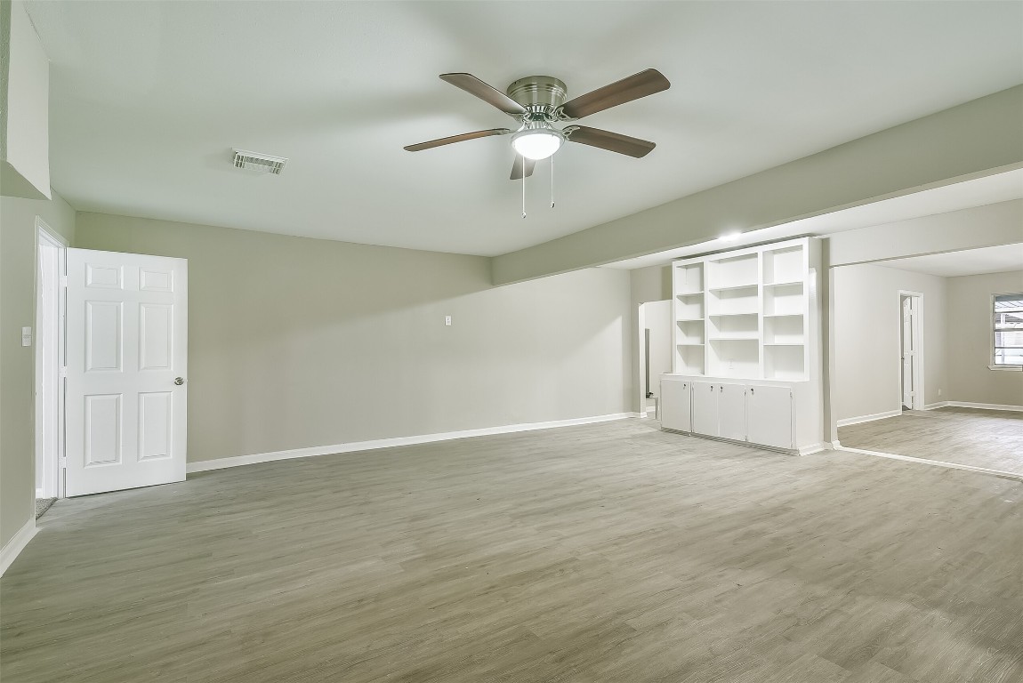 500 Farrer Street Angleton, TX 77515 - Photo 9 of 40