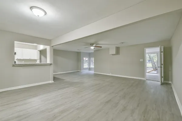 $1,775 | 500 Farrer Street, Angleton, TX 77515