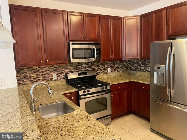 $2,500 | 350 West Elm Street, Unit 3310, Conshohocken, PA 19428