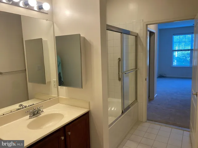 $2,500 | 350 West Elm Street, Unit 3310, Conshohocken, PA 19428