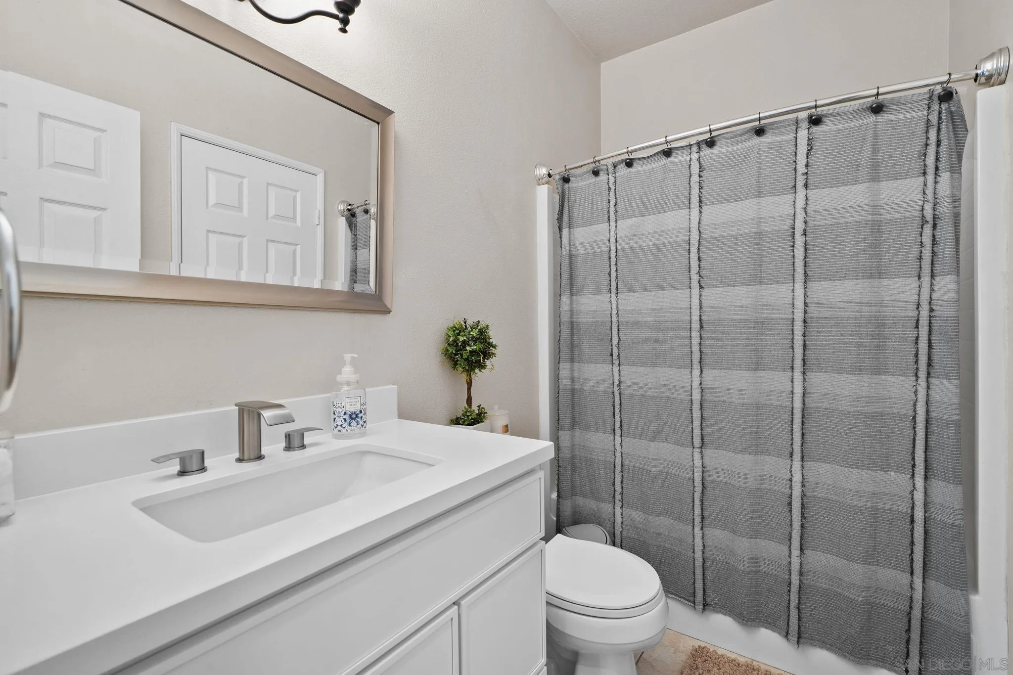 20870 Millbrook Street Riverside, CA 92508 - Photo 26 of 35 Guest bath