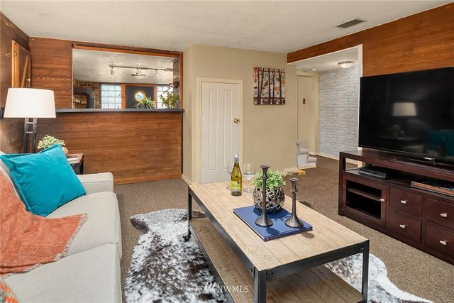 $834,000 | 5016 36th Avenue Southwest, Seattle, WA 98126