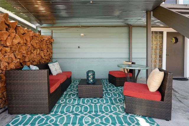 $834,000 | 5016 36th Avenue Southwest, Seattle, WA 98126