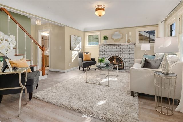 $834,000 | 5016 36th Avenue Southwest, Seattle, WA 98126