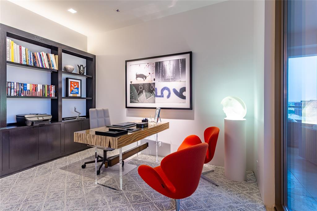 2300 Wolf Street, Unit 18A Dallas, TX 75201 - Photo 17 of 40 a workspace with furniture and window