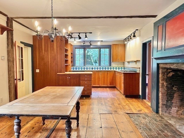 122 Bay Road Hadley, MA 01035 - Photo 8 of 42 Gallery Image 8