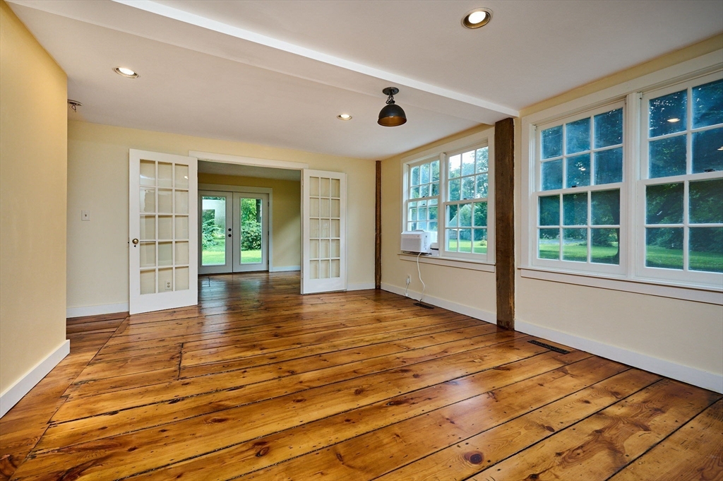 122 Bay Road Hadley, MA 01035 - Photo 9 of 42 Gallery Image 9