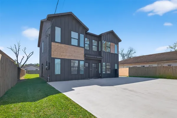 $2,000 | 4624 Maggie Street, Unit A, Houston, TX 77051