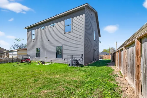 $2,000 | 4624 Maggie Street, Unit A, Houston, TX 77051