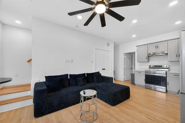 $2,000 | 4624 Maggie Street, Unit A, Houston, TX 77051