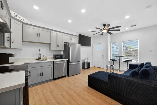 $2,000 | 4624 Maggie Street, Unit A, Houston, TX 77051