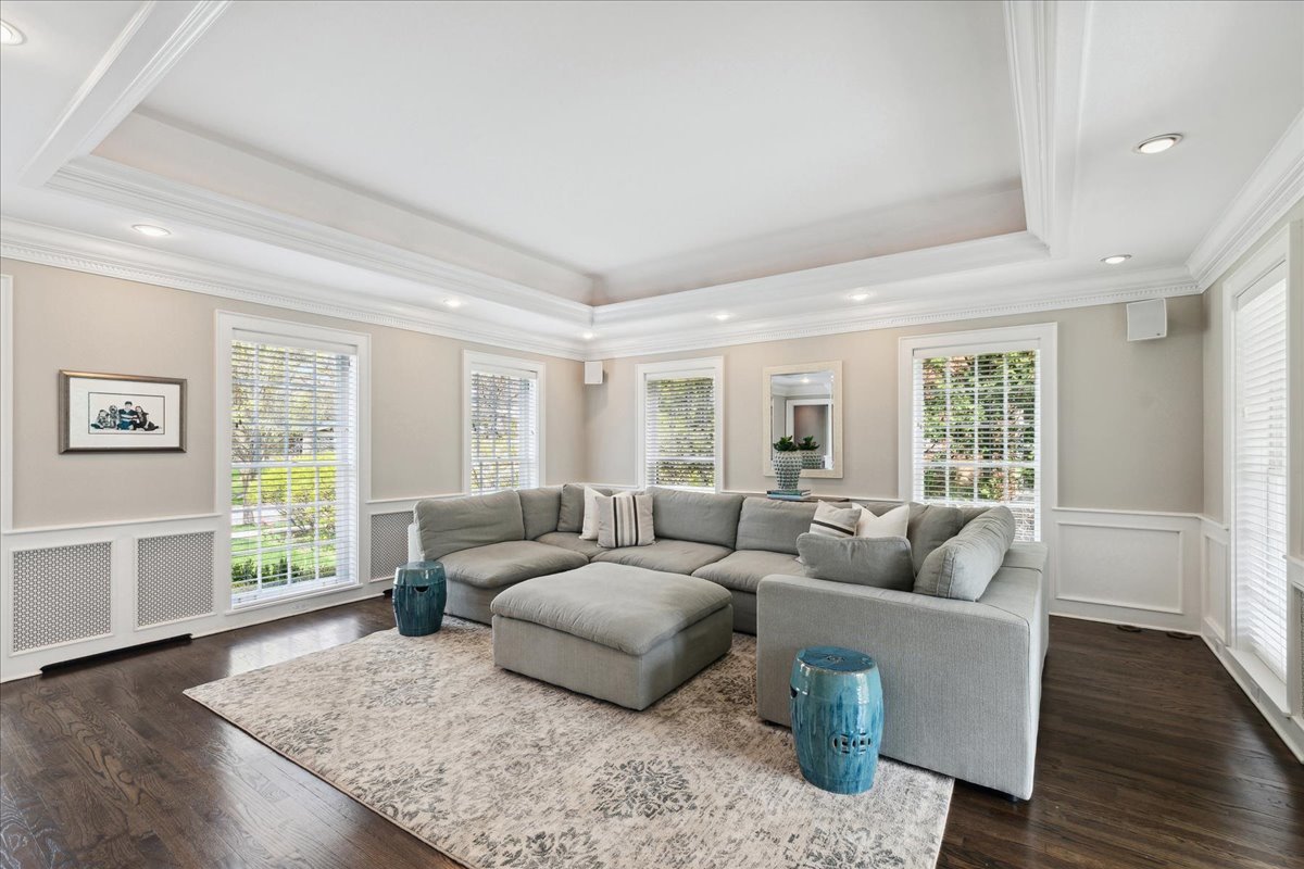 230 Oxford Road Kenilworth, IL 60043 - Photo 19 of 54 a living room with furniture and a large window