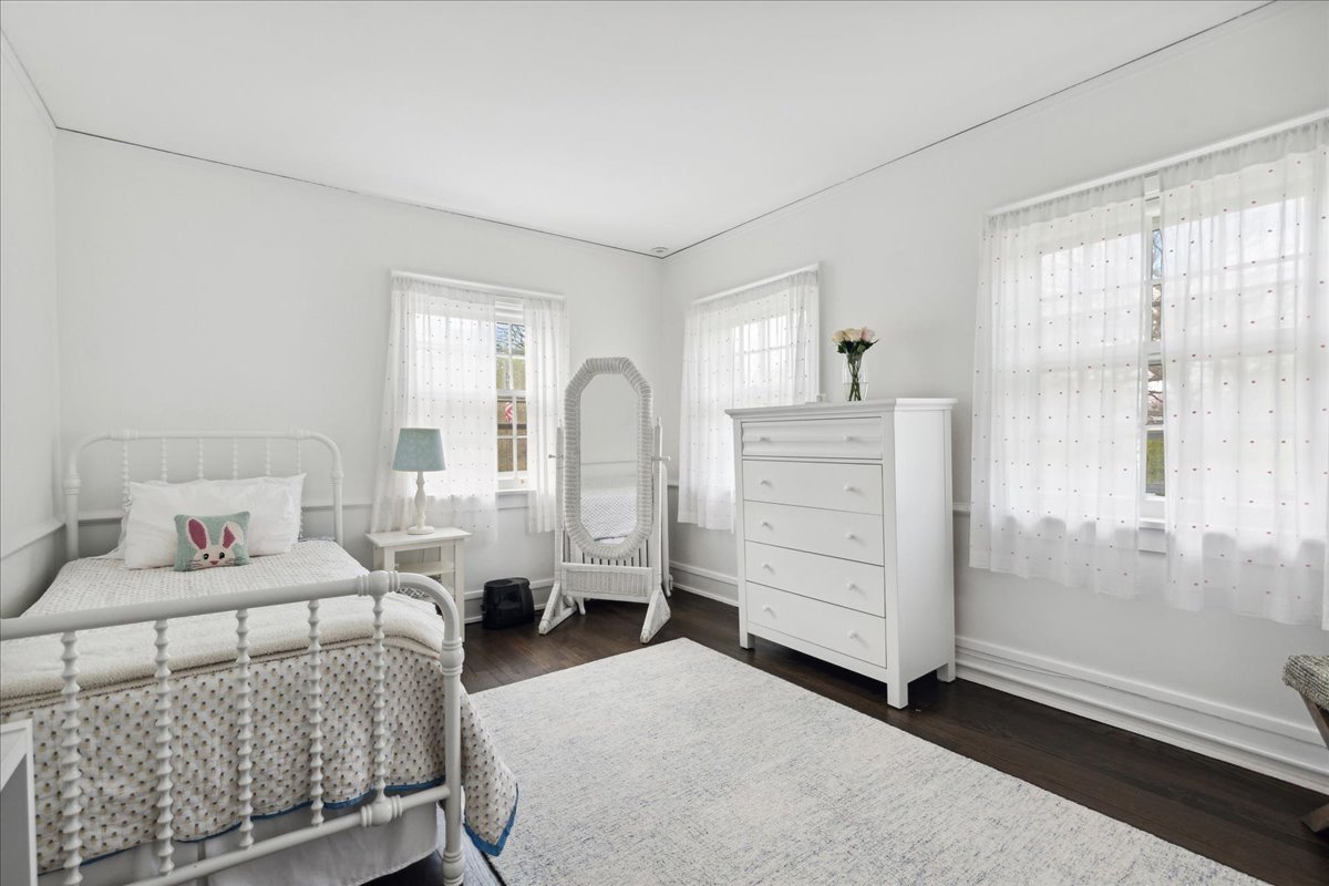 230 Oxford Road Kenilworth, IL 60043 - Photo 31 of 54 a bedroom with furniture and window