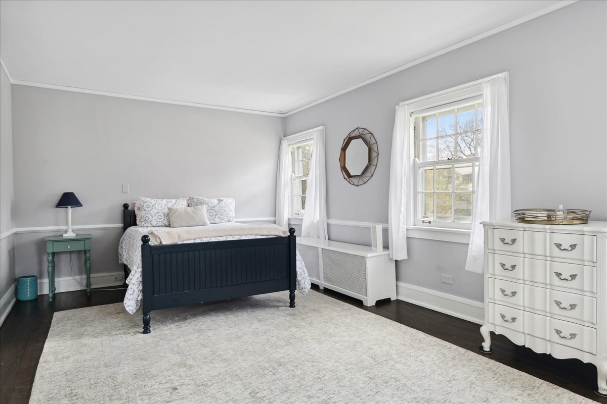 230 Oxford Road Kenilworth, IL 60043 - Photo 32 of 54 a bed room with furniture and a window