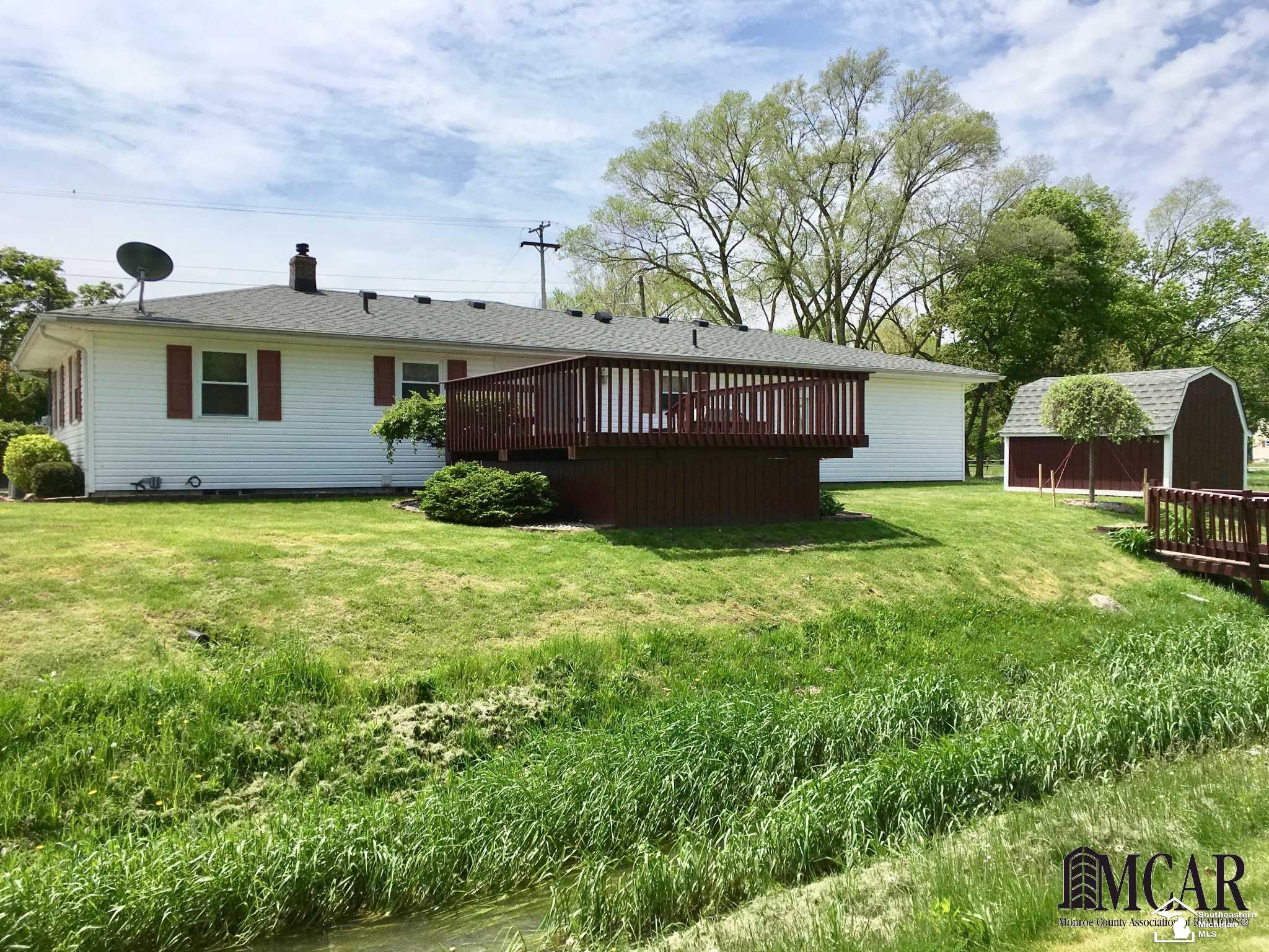 4990 West Albain Road Monroe, MI 48161 - Photo 12 of 37 21450838-11.JPG