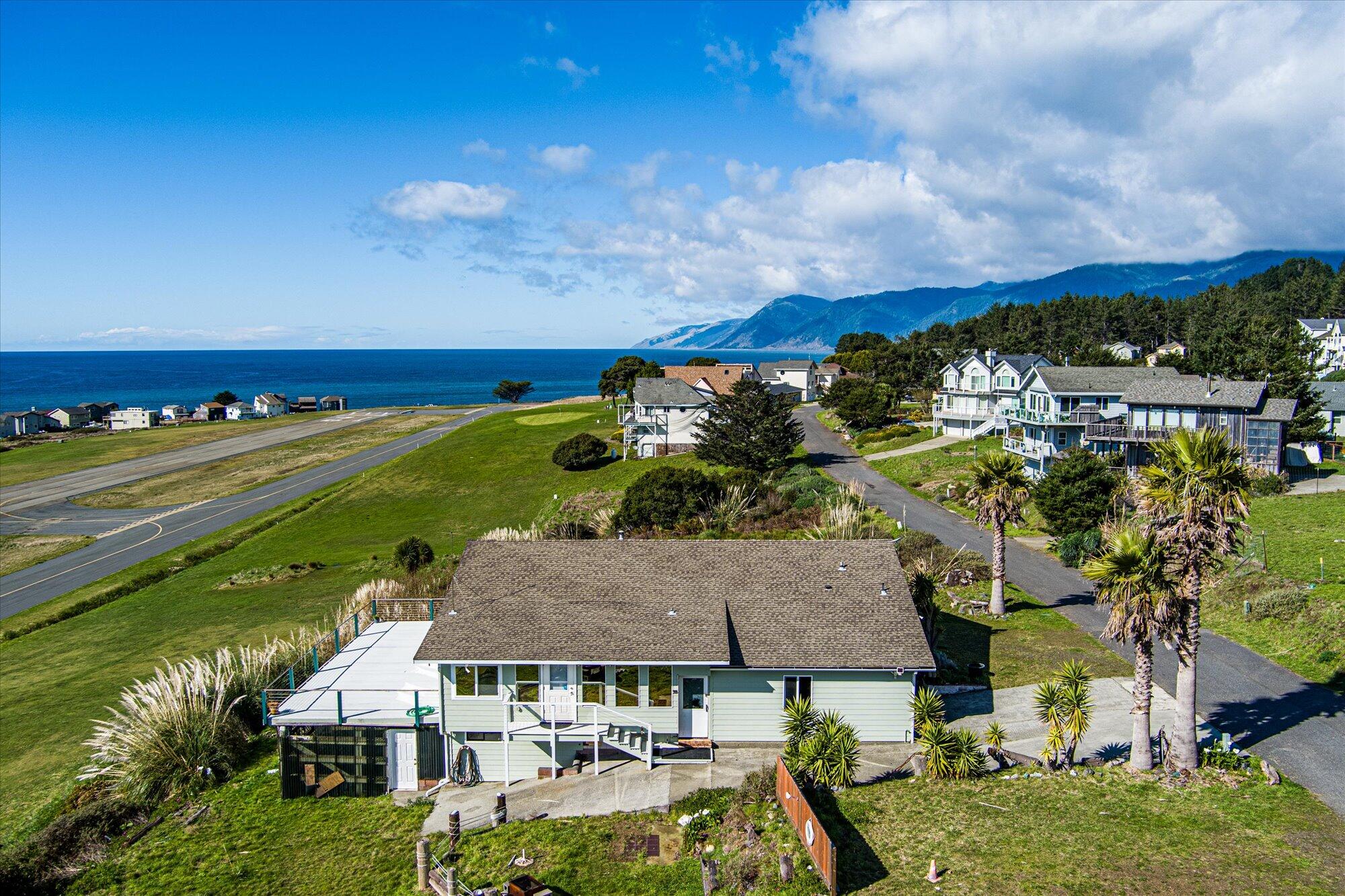 281 Sea View Road Shelter Cove, CA 95589 - Photo 4 of 63 01-281 Sea View-101