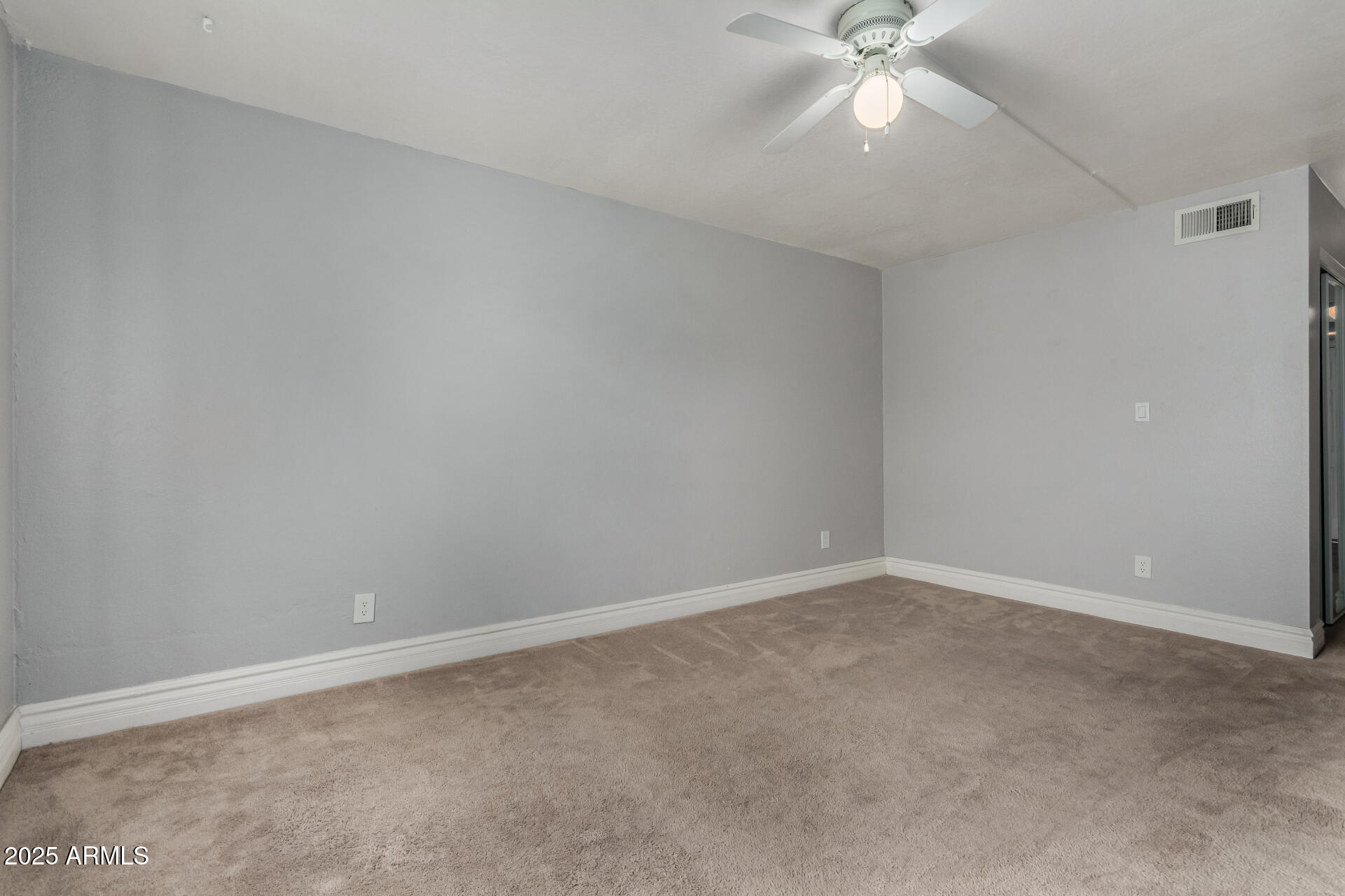 3825 East Camelback Road, Unit 251 Phoenix, AZ 85018 - Photo 13 of 40 Primary Bedroom