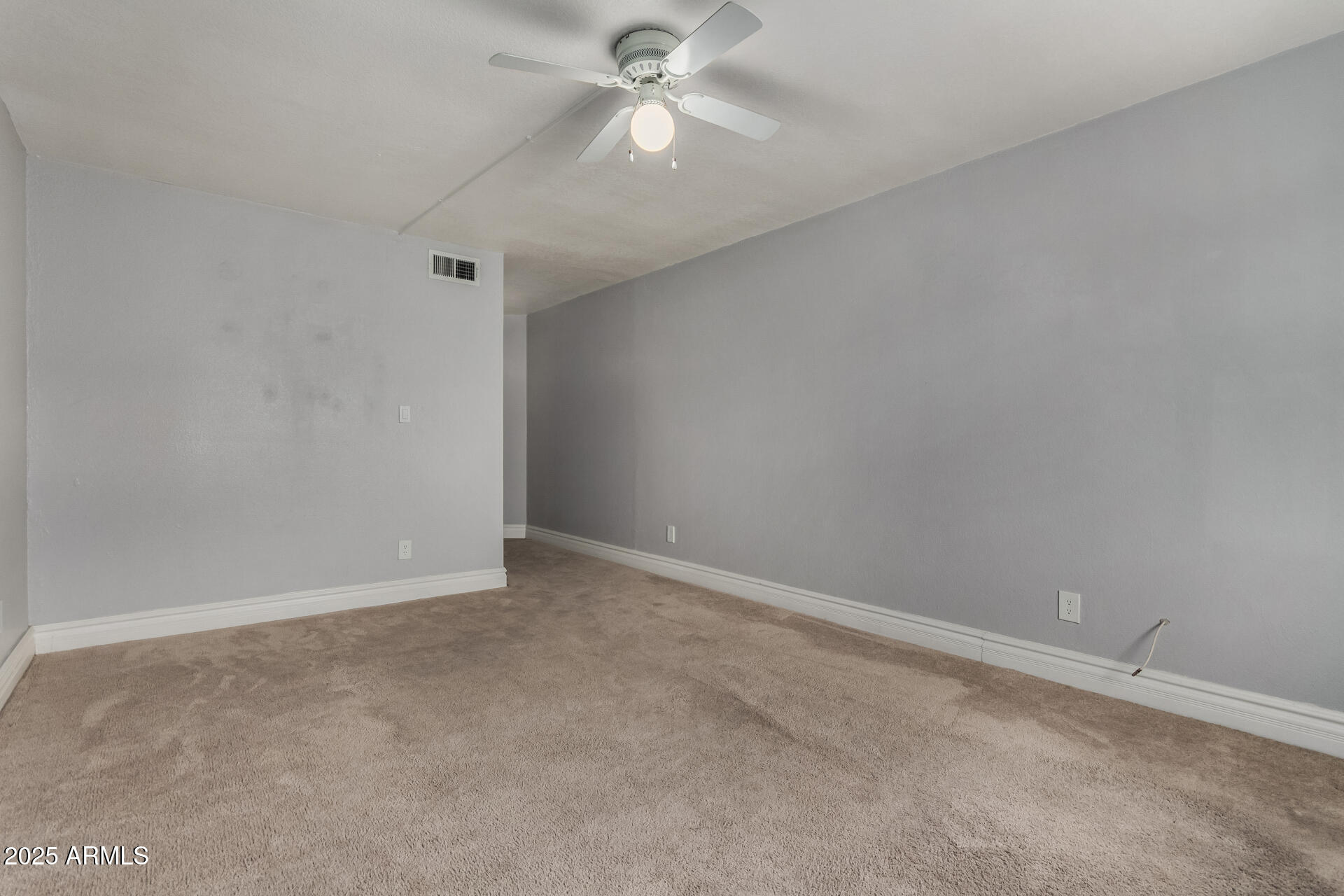 3825 East Camelback Road, Unit 251 Phoenix, AZ 85018 - Photo 14 of 40 Primary Bedroom