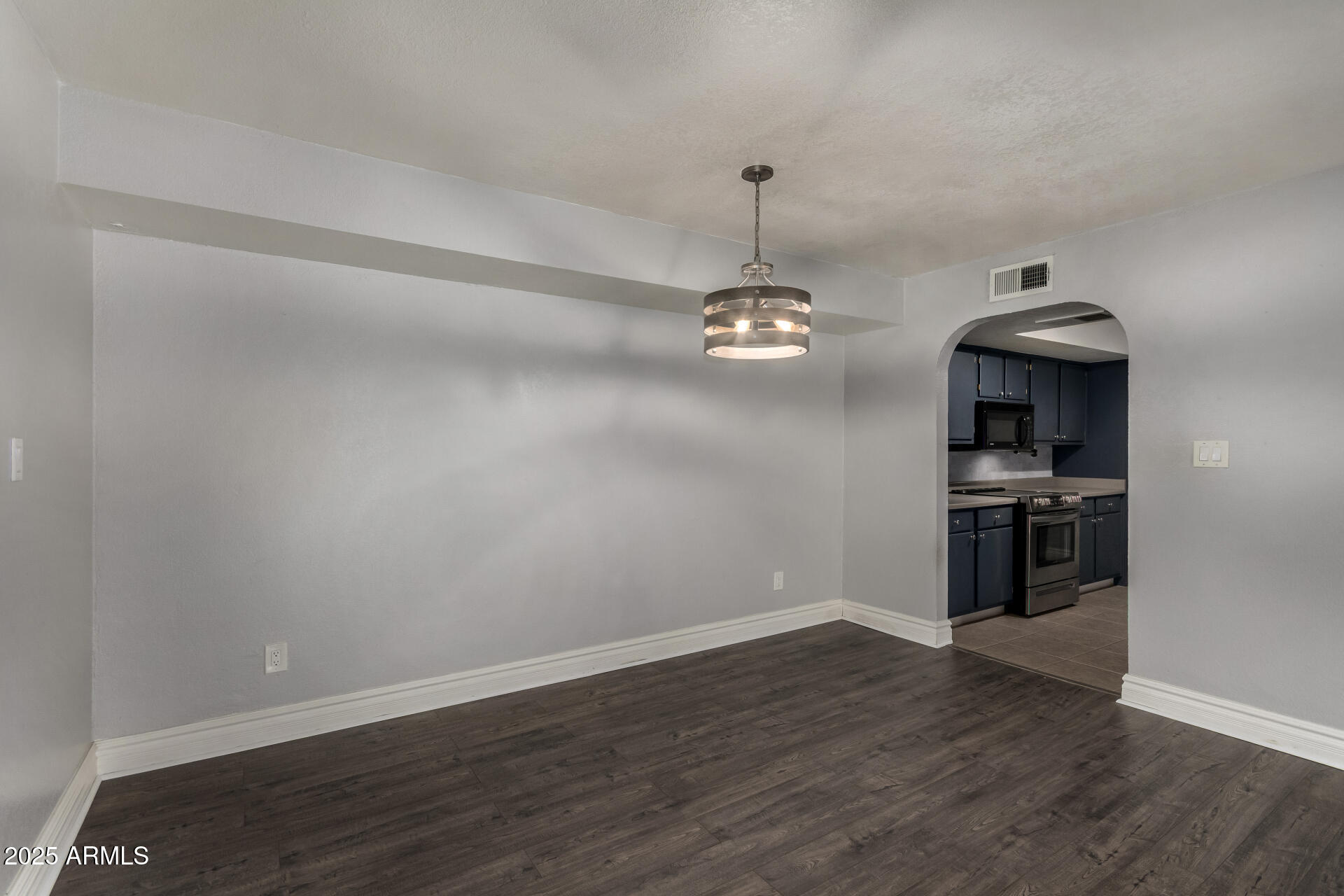 3825 East Camelback Road, Unit 251 Phoenix, AZ 85018 - Photo 5 of 40 Dining Room