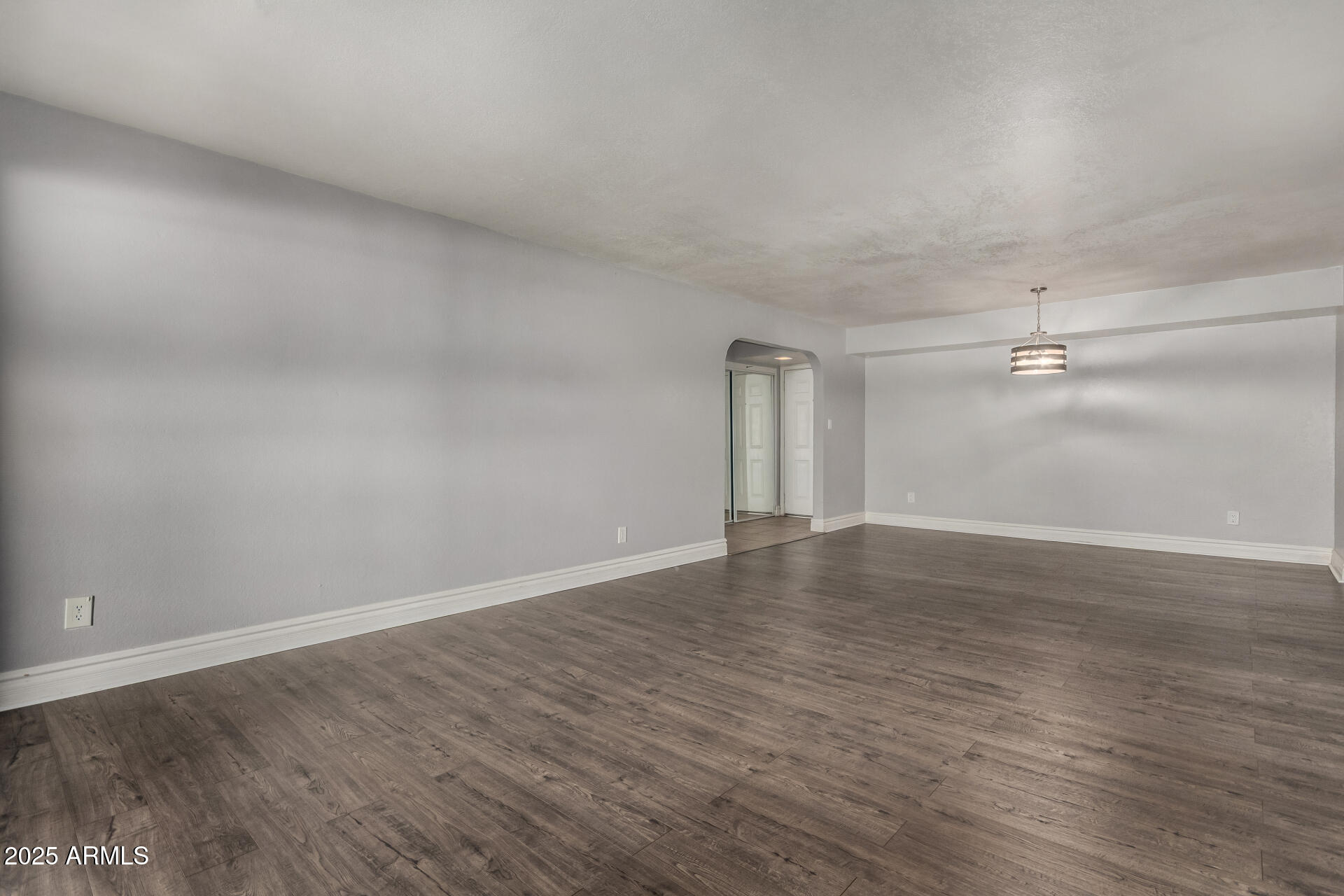 3825 East Camelback Road, Unit 251 Phoenix, AZ 85018 - Photo 6 of 40 Living Room