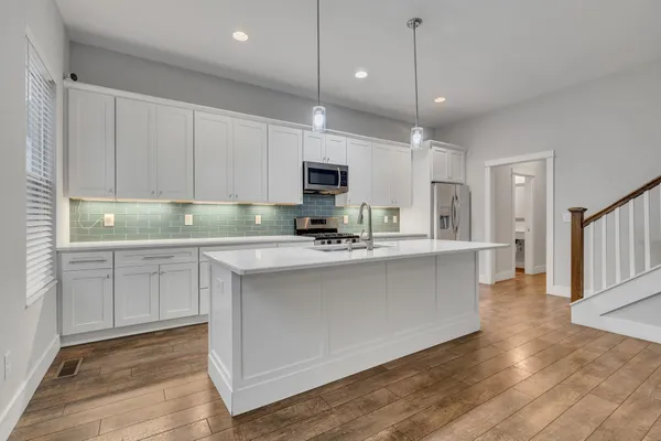 $2,950 | 2402 Hyde Street, Nashville, TN 37208