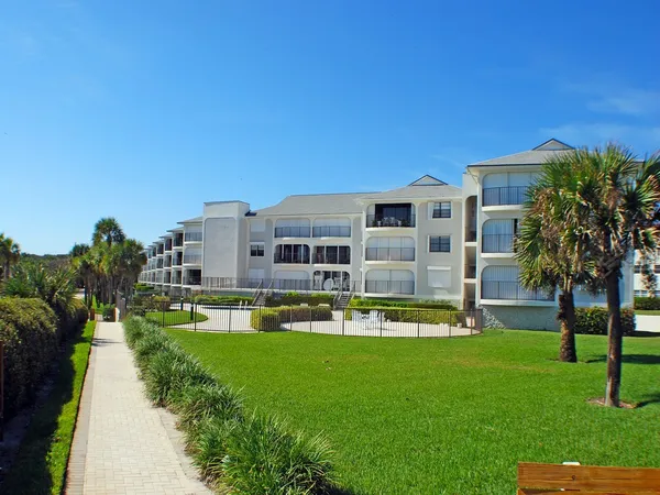 $5,500 | 5300 Florida A1A, Unit 214, Vero Beach, FL 32963