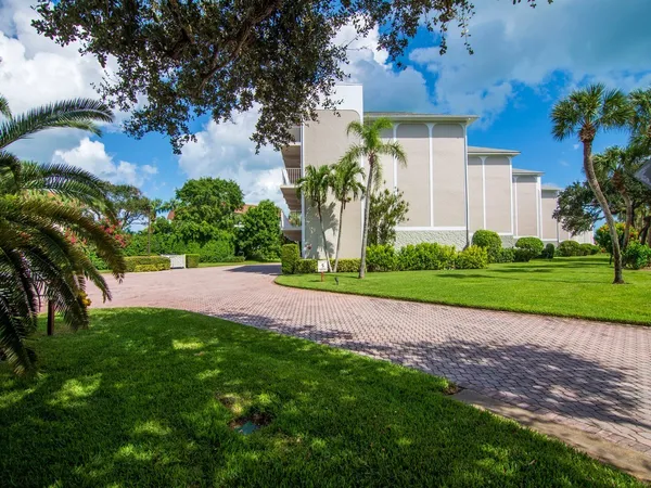 $5,500 | 5300 Florida A1A, Unit 214, Vero Beach, FL 32963