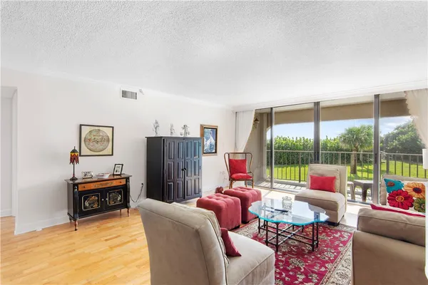 $5,500 | 5300 Florida A1A, Unit 214, Vero Beach, FL 32963