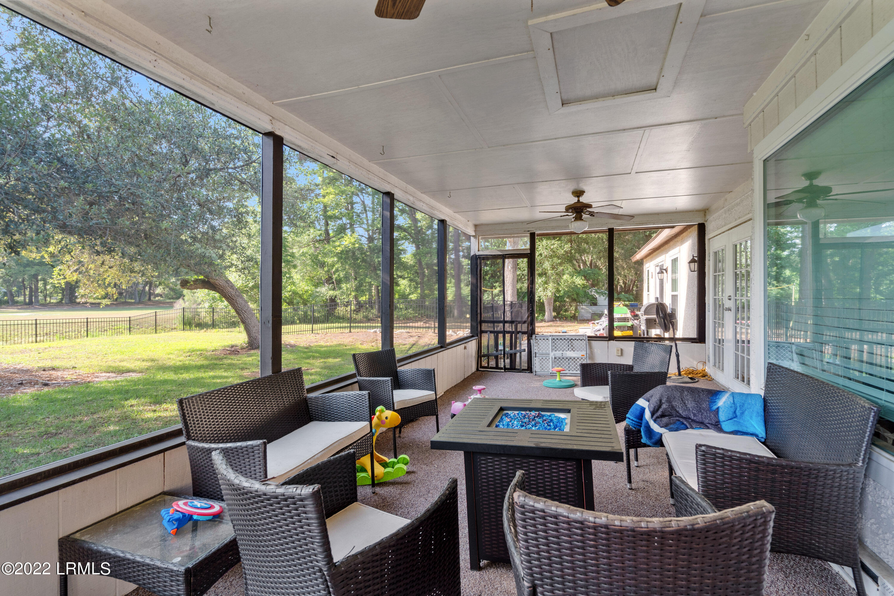 657 Sams Point Road Beaufort, SC 29907 - Photo 29 of 39 photo-29