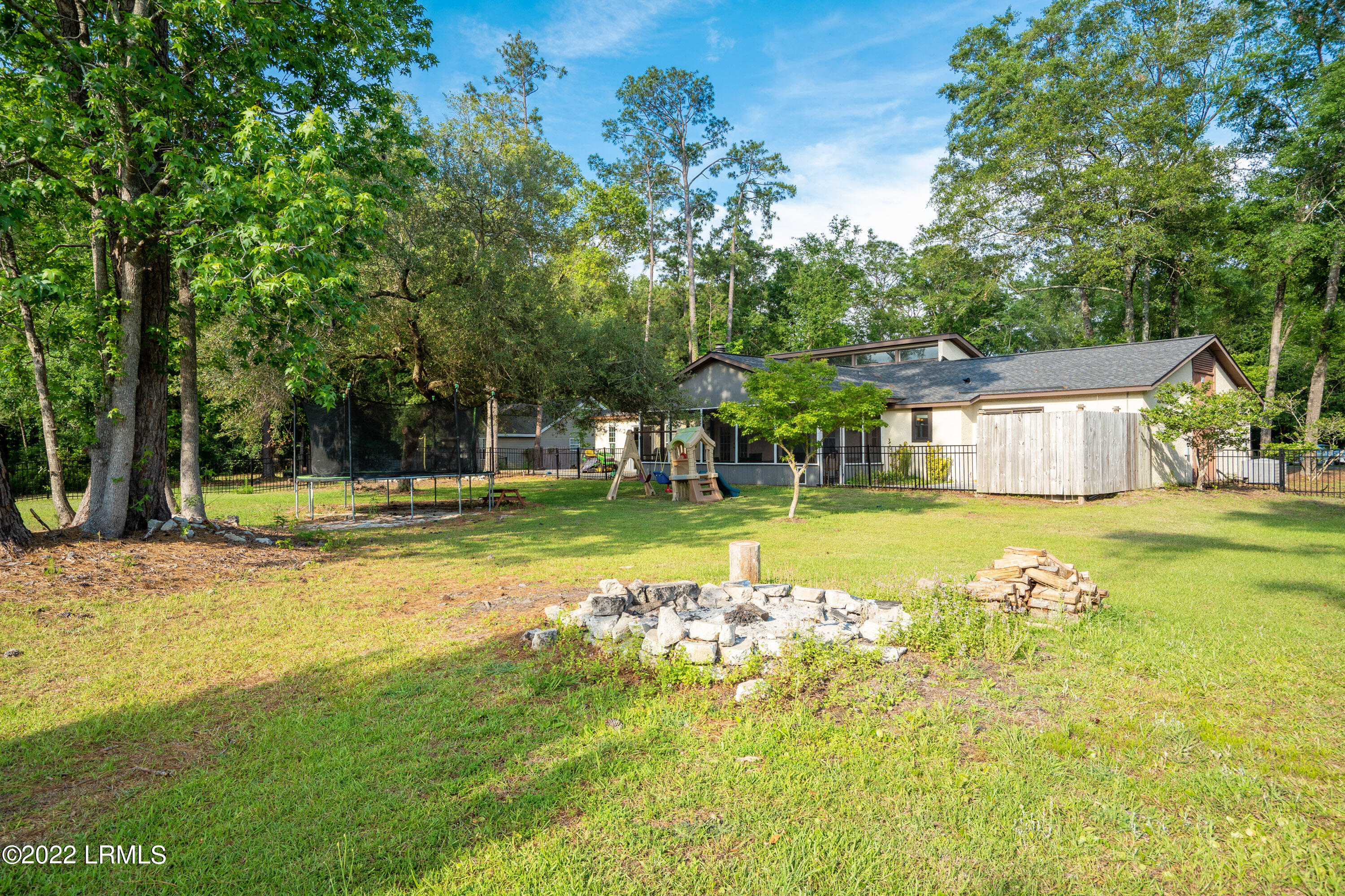 657 Sams Point Road Beaufort, SC 29907 - Photo 33 of 39 photo-33