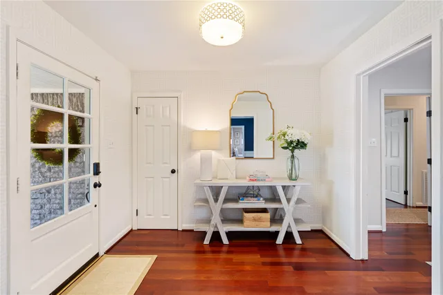 $675,000 | 7607 Meadowglen Lane, Houston, TX 77063