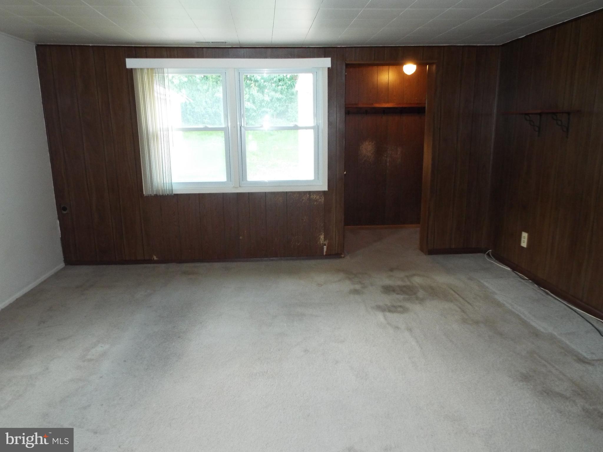 2407 Alma Road Halethorpe, MD 21227 - Photo 11 of 28 Living Room