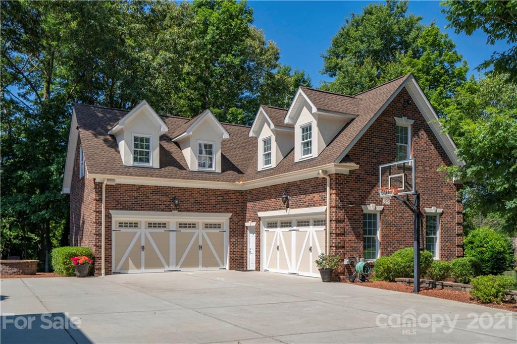 6607 Fox Ridge Circle Davidson, NC 28036 - Photo 31 of 48 front view of a house with a street