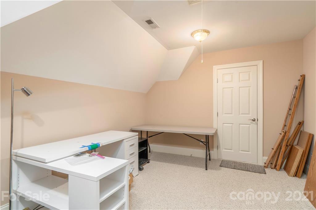6607 Fox Ridge Circle Davidson, NC 28036 - Photo 41 of 48 a view of kitchen and bathroom