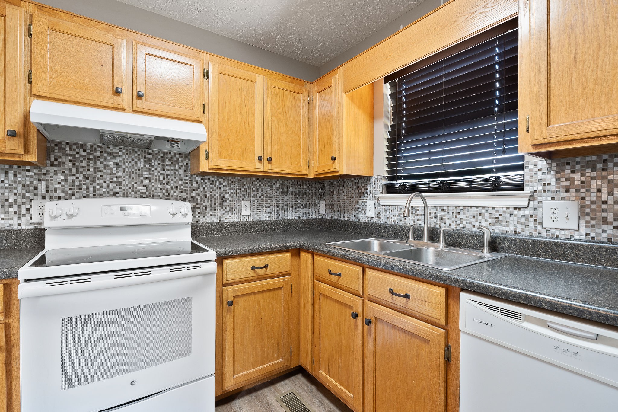 223 Willow Way McMinnville, TN 37110 - Photo 6 of 20