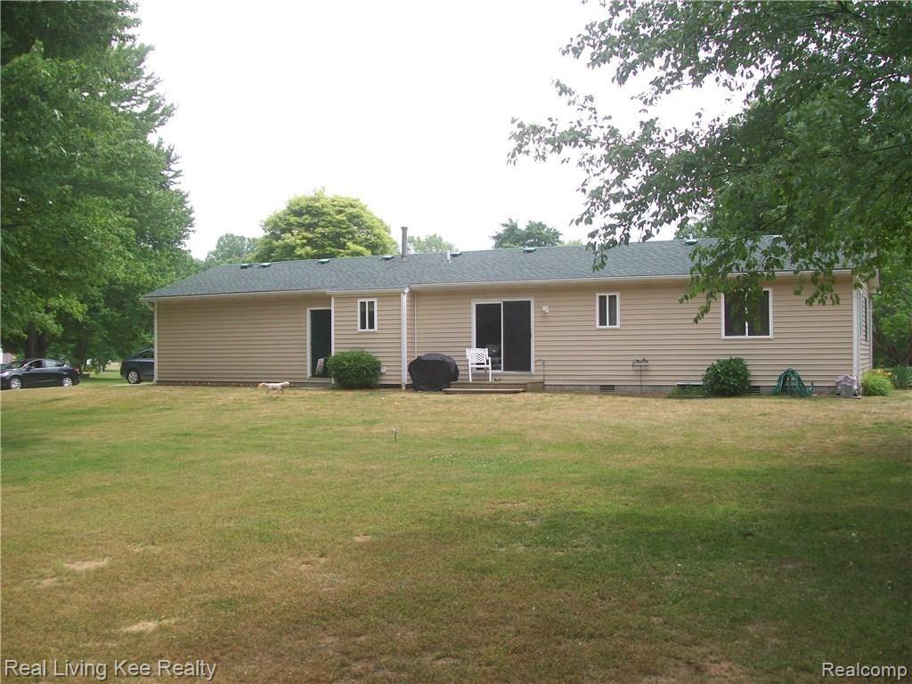 6558 Holland Road Algonac, MI 48001 - Photo 5 of 33 100_0917.JPG