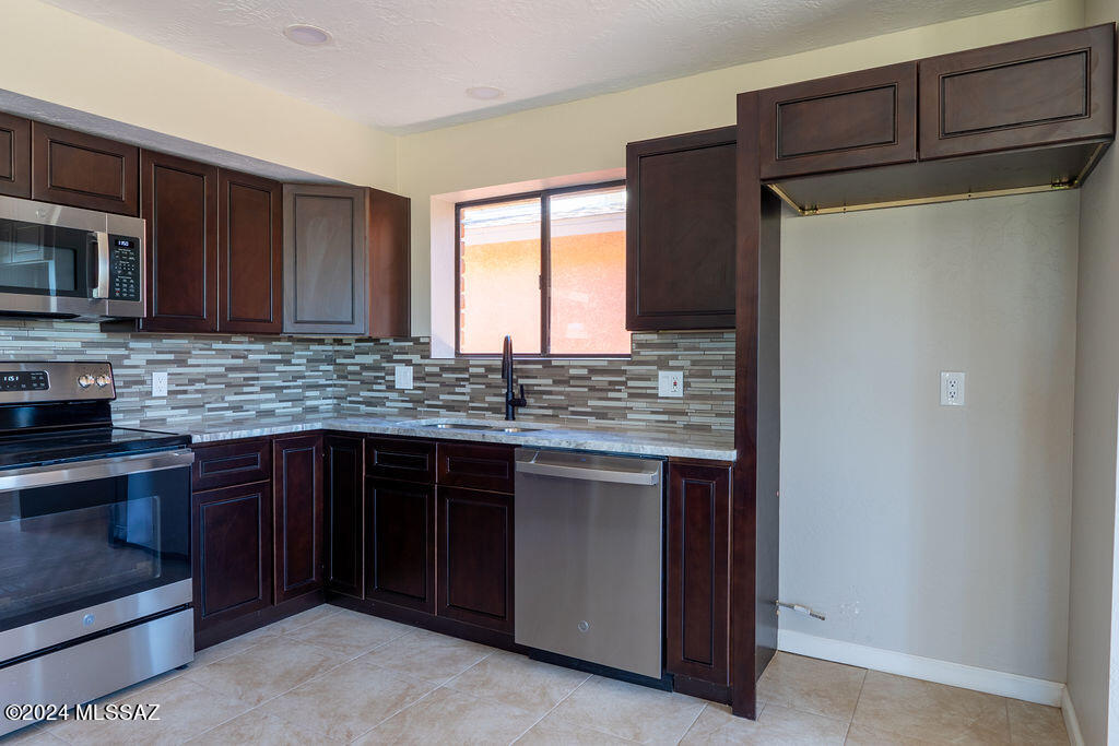 11901 West Picture Rocks Road Tucson, AZ 85743 - Photo 10 of 27 Gallery Image 10