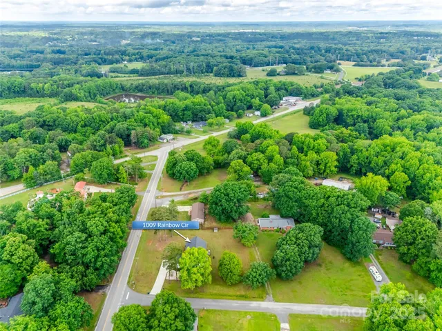 $420,000 | 1009 Rainbow Circle, Catawba, SC 29704
