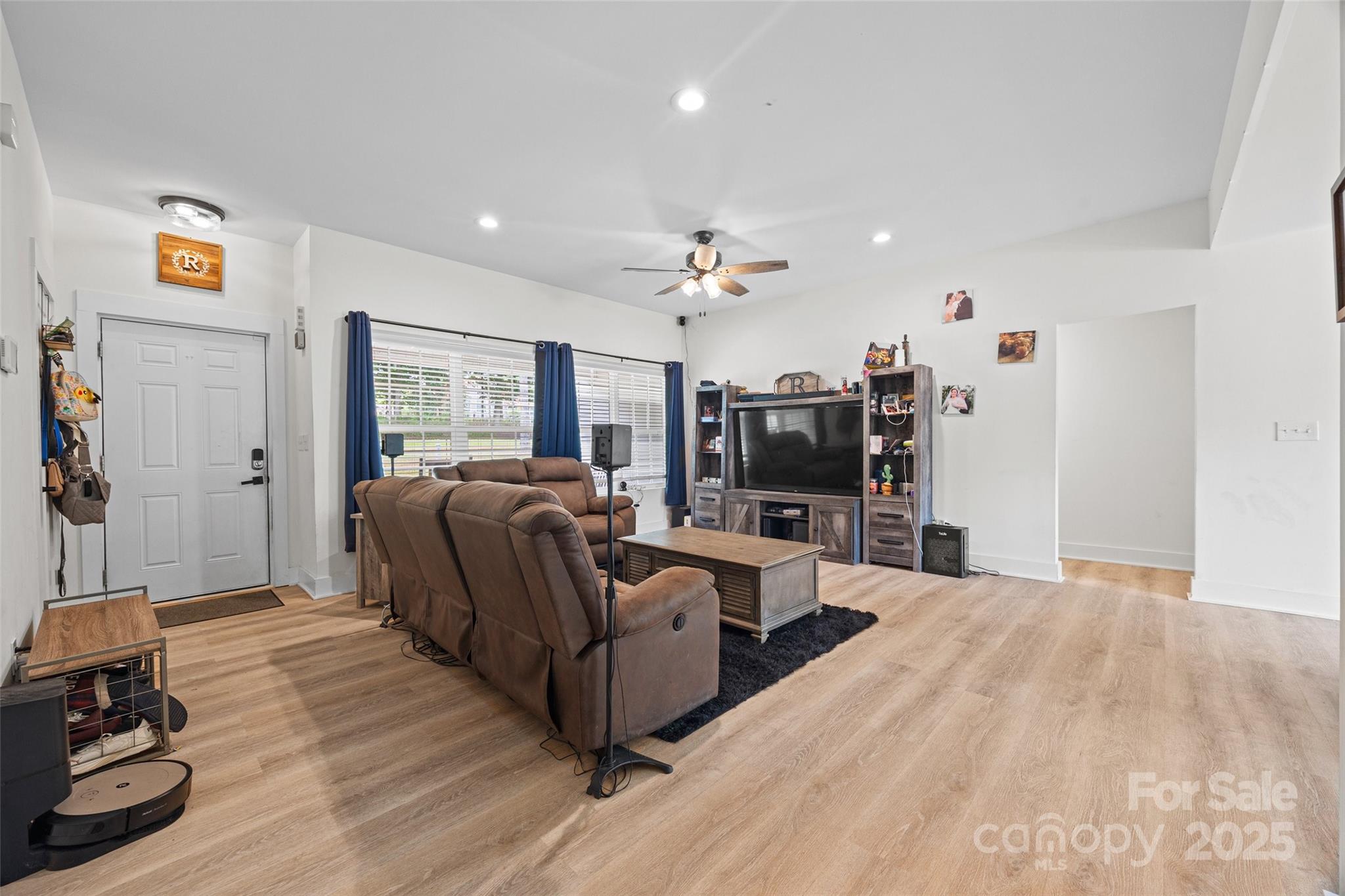 1009 Rainbow Circle Catawba, SC 29704 - Photo 5 of 33