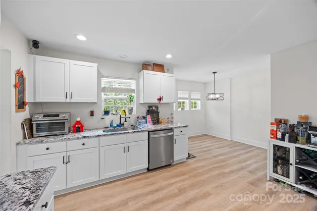 $420,000 | 1009 Rainbow Circle, Catawba, SC 29704