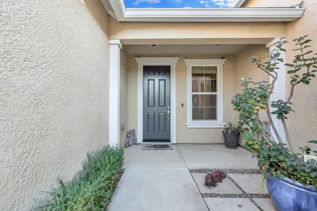 a view of entrance door of the house
