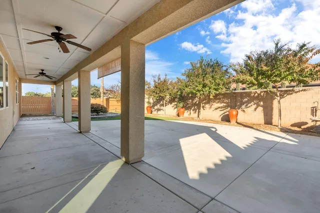 a view of a yard in front of the house