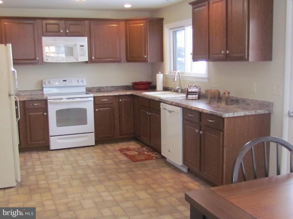 340 Old Delp Road Lancaster, PA 17601 - Photo 9 of 33 Gallery Image 9